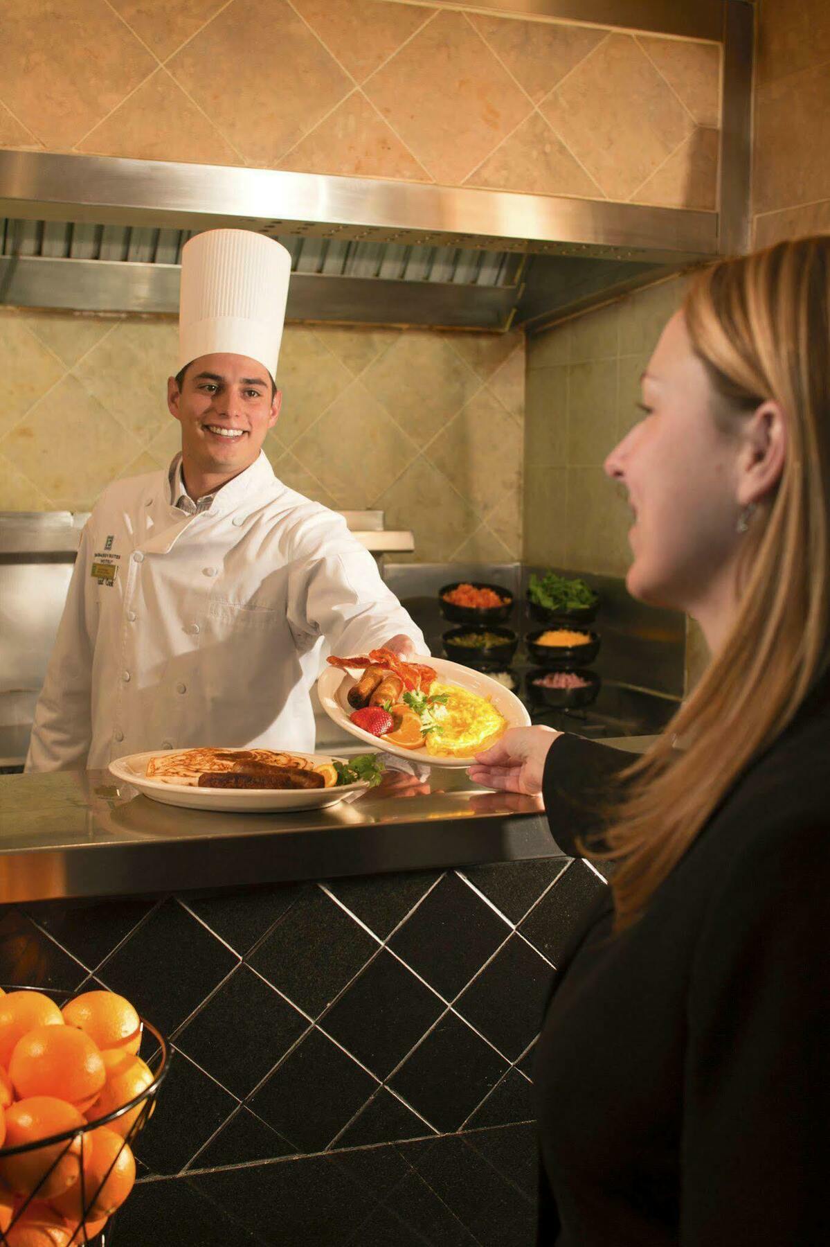 Embassy Suites By Hilton Flagstaff Restaurante foto